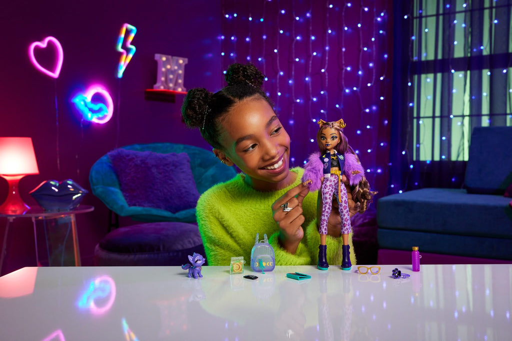 Clawdeen Wolf Doll J2080